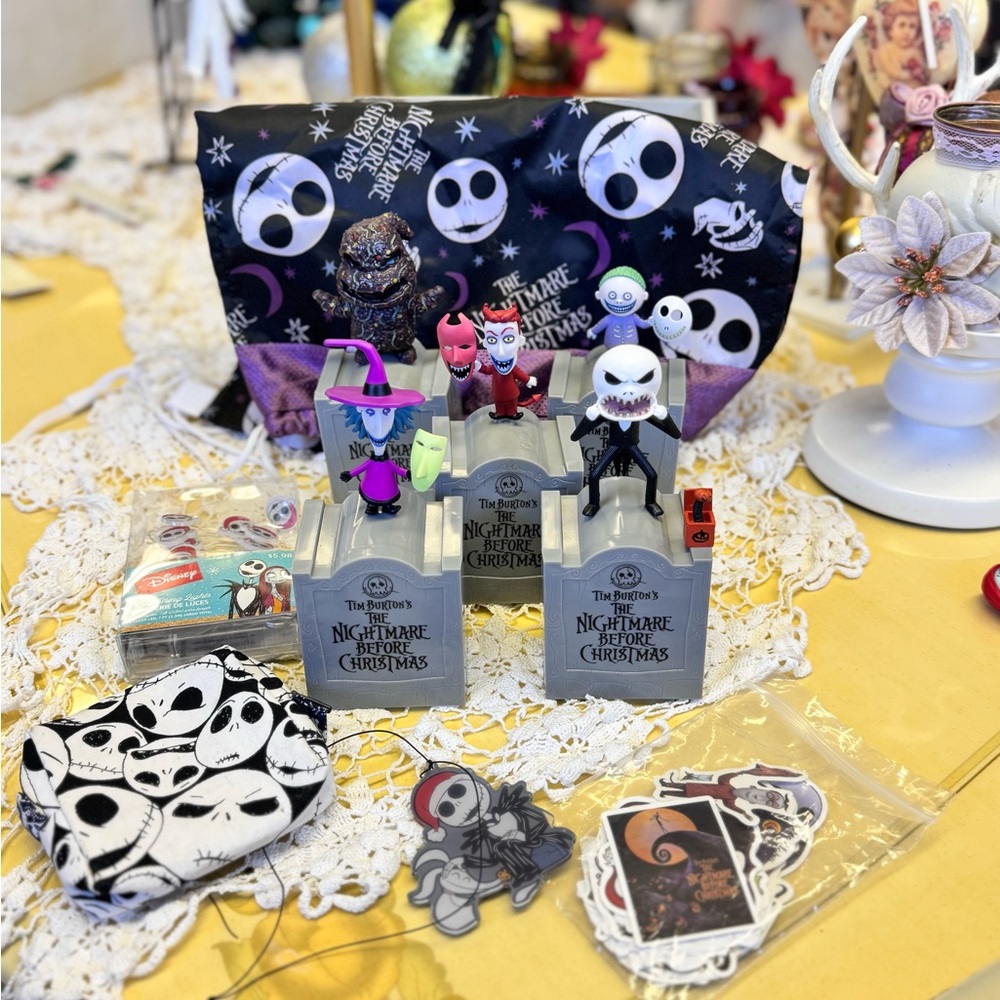 Nightmare Before Christmas Gift Bundle Decor